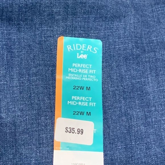 NWT Riders By Lee blue denim stretch Jean Bermuda shorts Womens Sz 22W - Picture 9 of 9